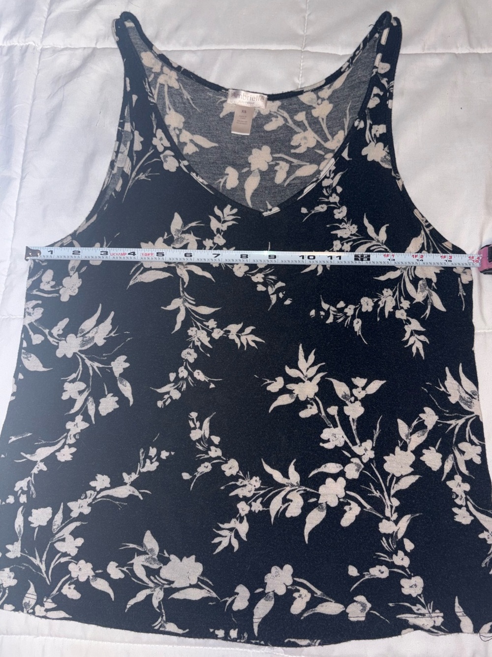Ambrielle Black Floral Scoop Neck Tank Top